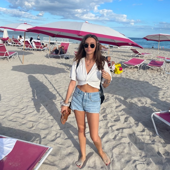 Meet your Posher, Haley - Picture 4 of 4